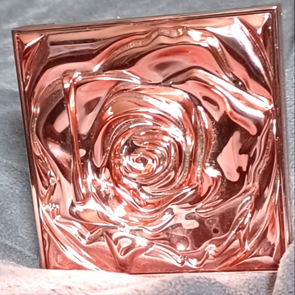 Smashbox petal metal highlighter